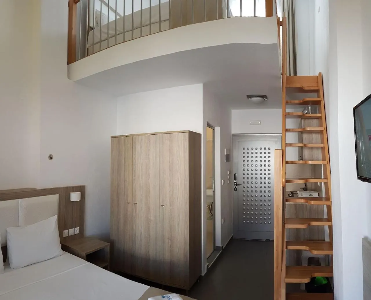 Finikas Garden Beach Resort Nikiti 0*, Nikiti (Sithonia)