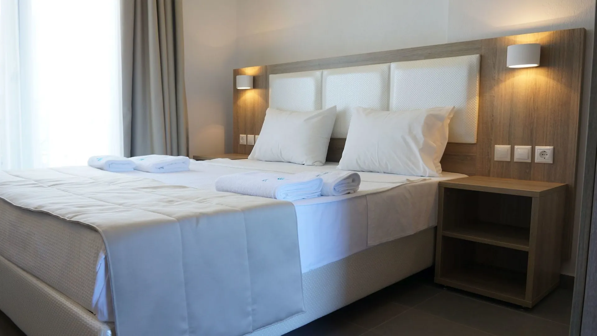 Finikas Garden Beach Resort Nikiti 0*, Nikiti (Sithonia)